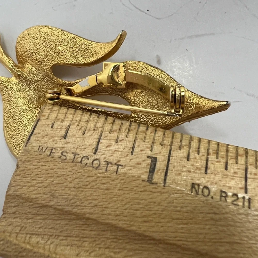 Vintage Gold Tone Textured Leaf Brooch Botanical Mid Century Modern Pin